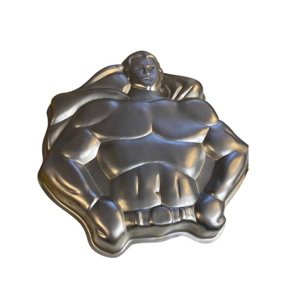 Vintage Wilton Superman Batman Cake Pan Complete Face Chest Plates Shield - Picture 6 of 7